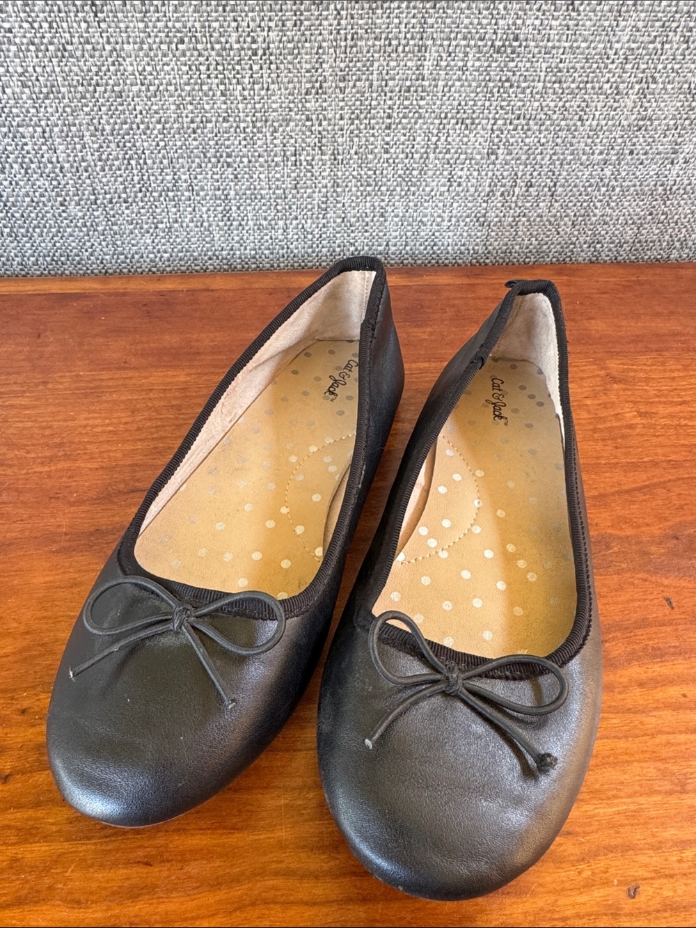 Cat & Jack Black Girls' Bow Ballet Flats Youth Size 3 Non Marking Soles